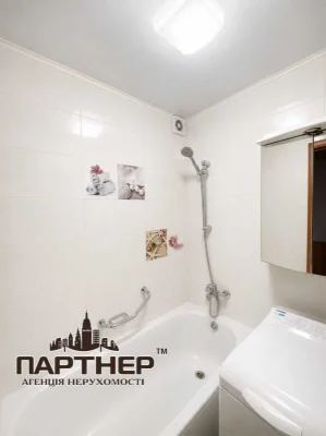 Продаж трикімнатної квартири на Водоканалі