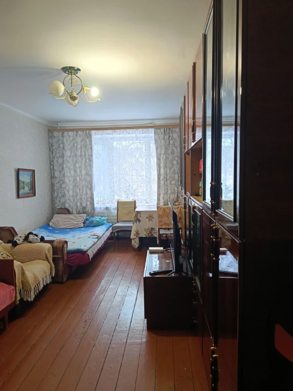 Продам двухкомнатную квартиру. Проспект Свободы 61/17