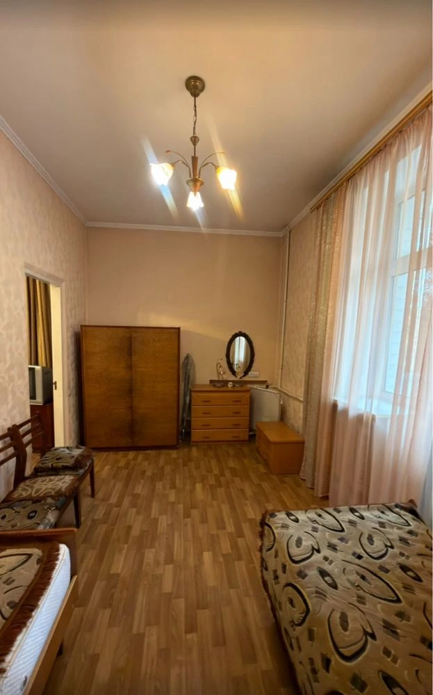 Продам 3-кімн.кв. по проспекту Свободи, зуп.Аптека