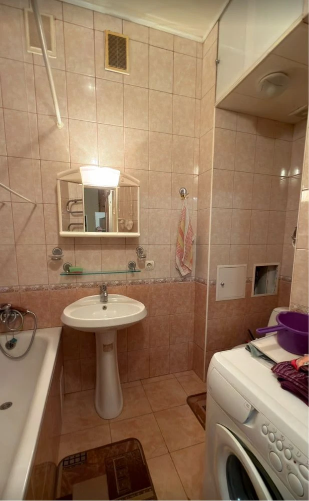 Продам 3-кімн.кв. по проспекту Свободи, зуп.Аптека