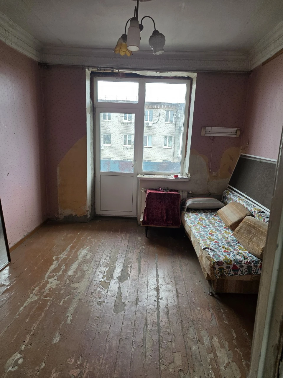 ПРОДАМ  2к сталинку в самом ценре