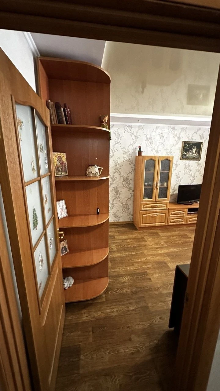 ПРОДАЖ 1-кімн квартири з ремонтом та прибудований балконом,