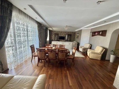 Ексклюзивна кв-ра 156 м2 самий центр - комфорт, простір та п