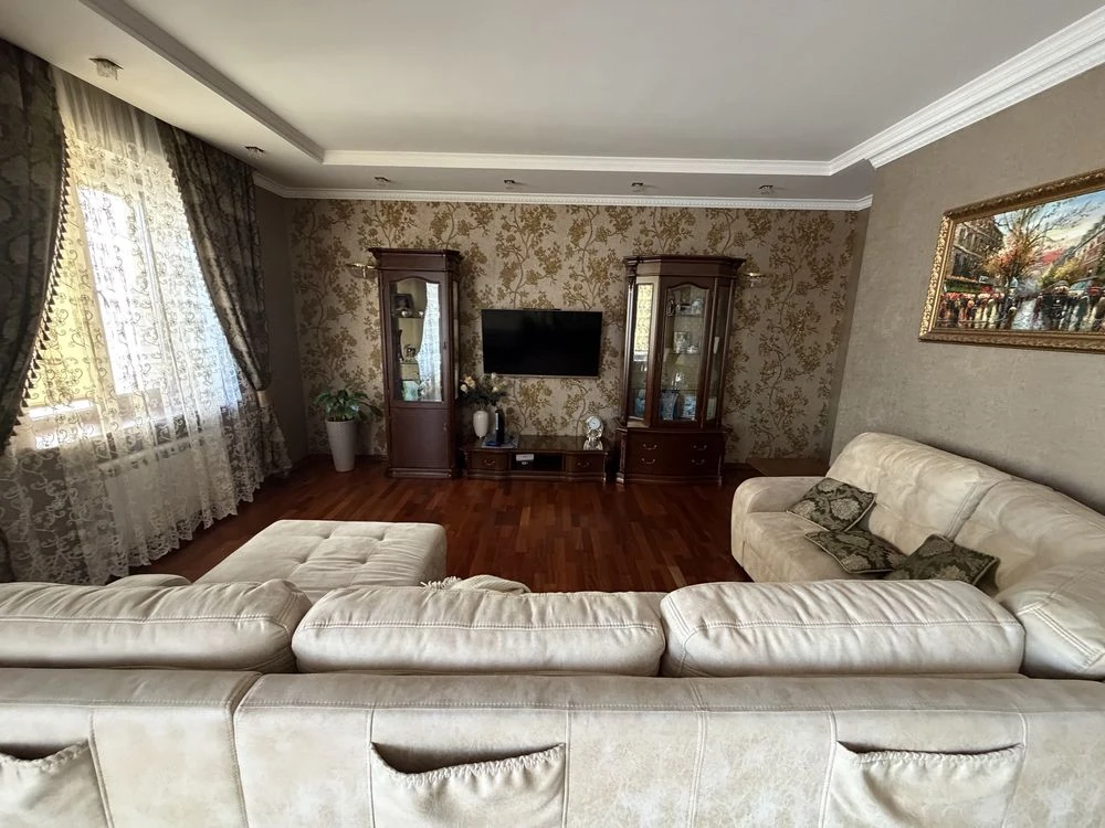 Ексклюзивна кв-ра 156 м2 самий центр - комфорт, простір та п