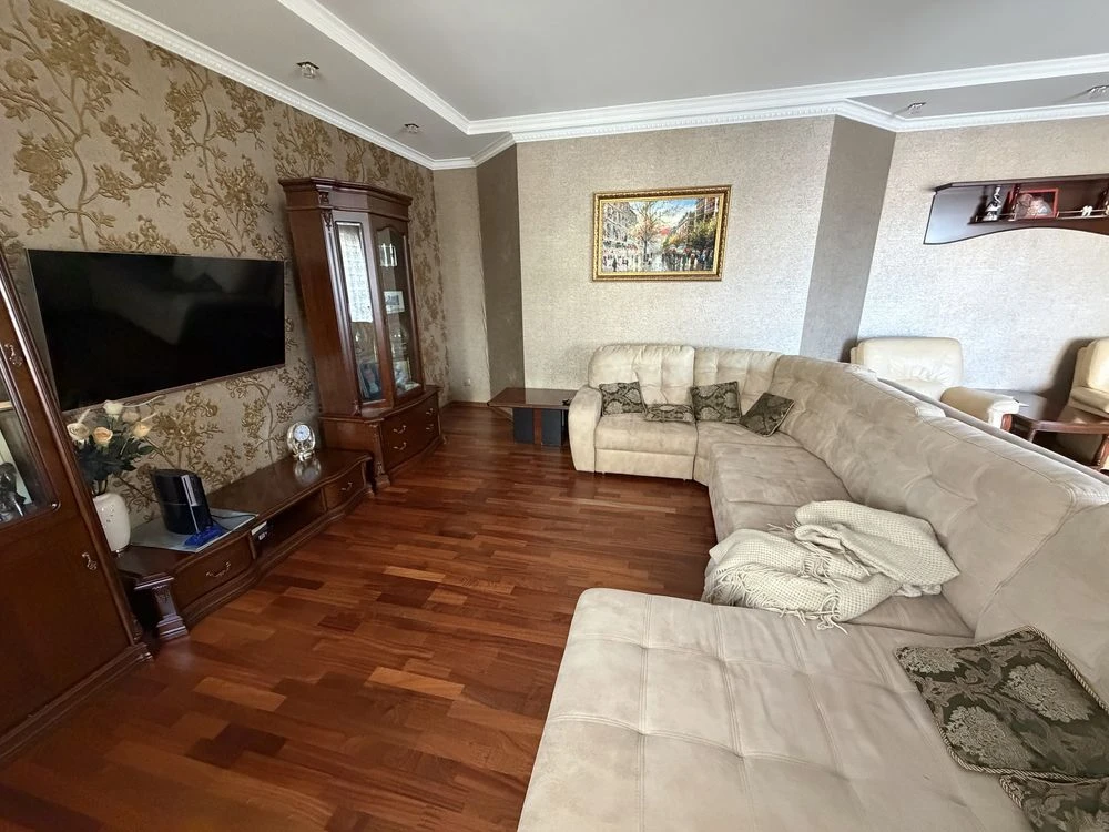 Ексклюзивна кв-ра 156 м2 самий центр - комфорт, простір та п