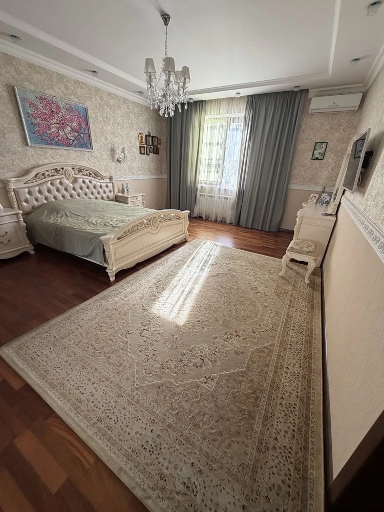 Ексклюзивна кв-ра 156 м2 самий центр - комфорт, простір та п