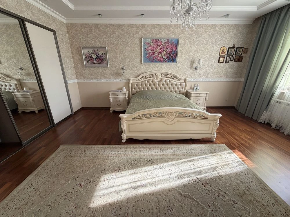 Ексклюзивна кв-ра 156 м2 самий центр - комфорт, простір та п