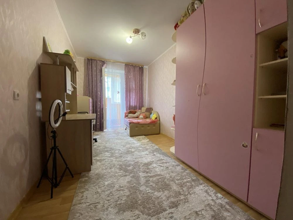Продаж 4-кімнатної квартири /Площа 71,9 м² /у цегляному буди