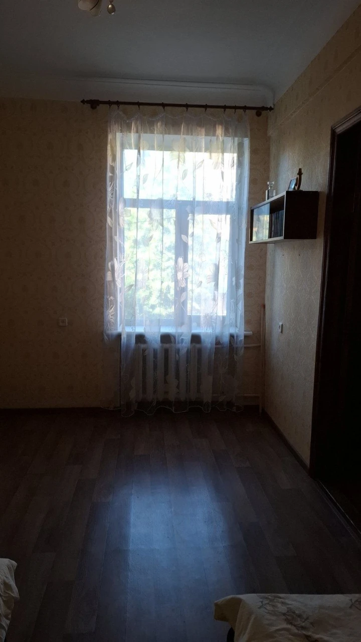 Продам 3 ком,Сталинку Центр