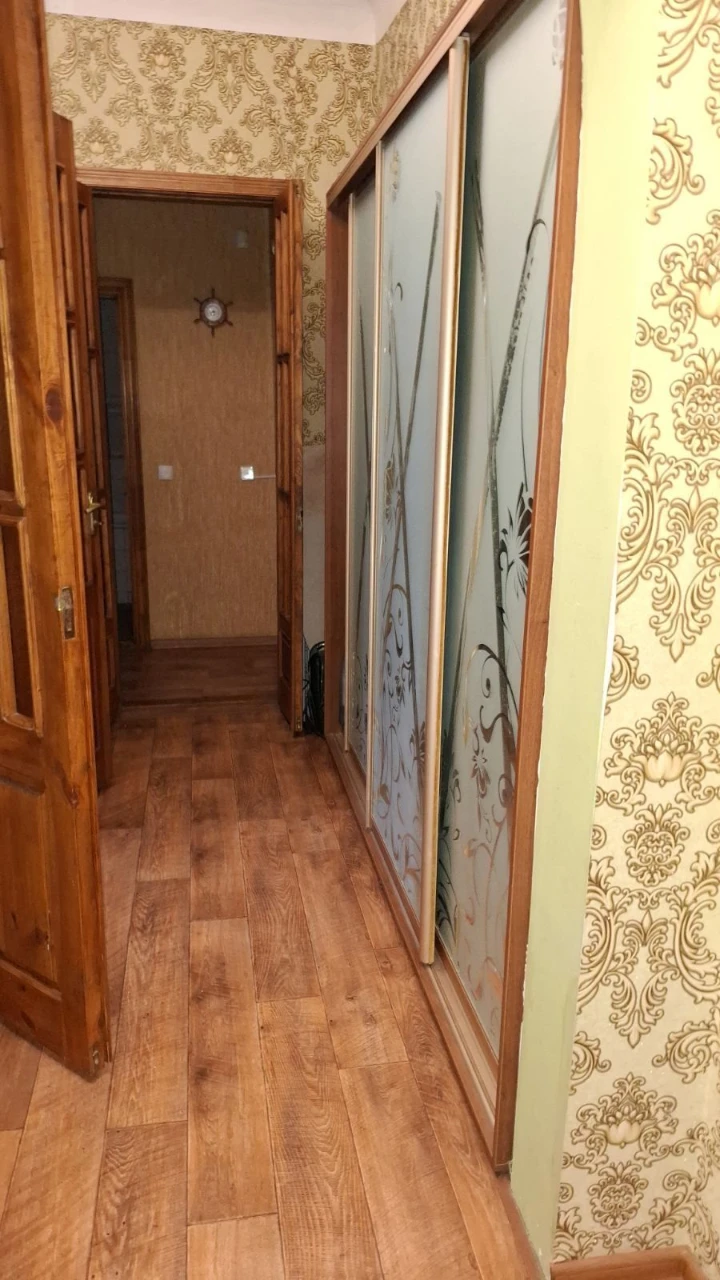 Продам 3 ком,Сталинку Центр