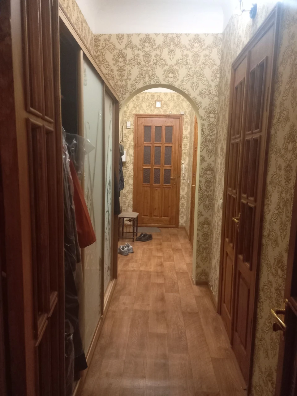 Продам 3 ком,Сталинку Центр