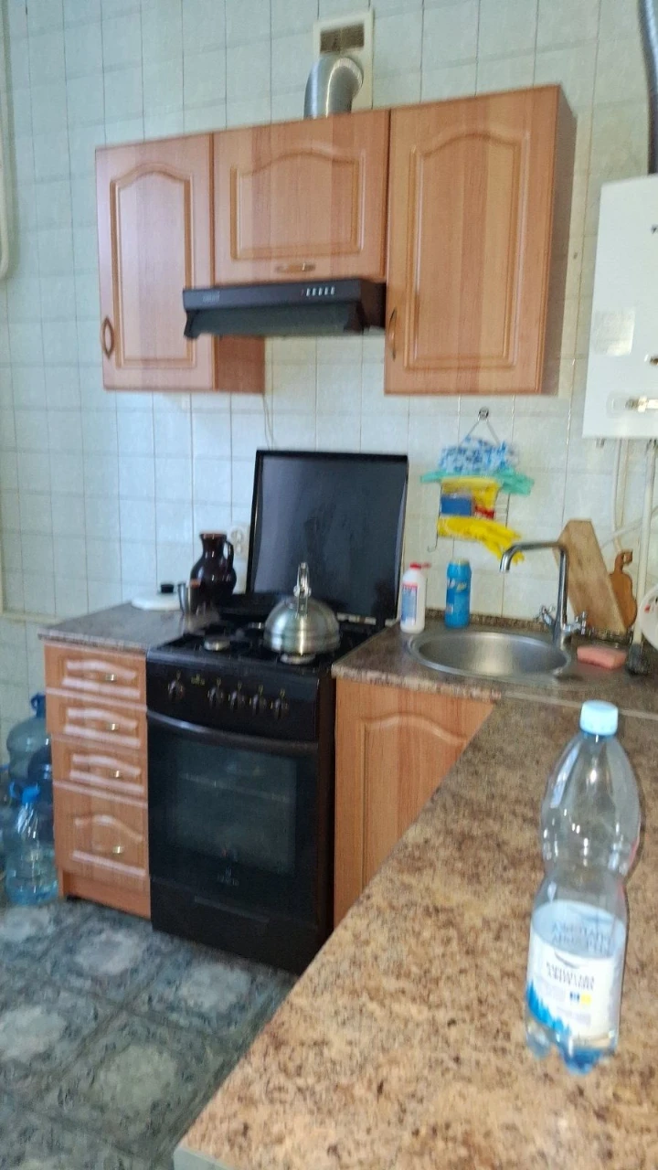 Продам 3 ком,Сталинку Центр