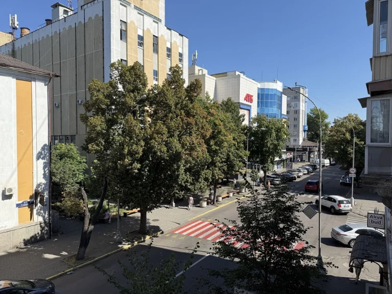 Продаж 3-кімнатної квартири, Центр, Соборна, 61м2, сталінка