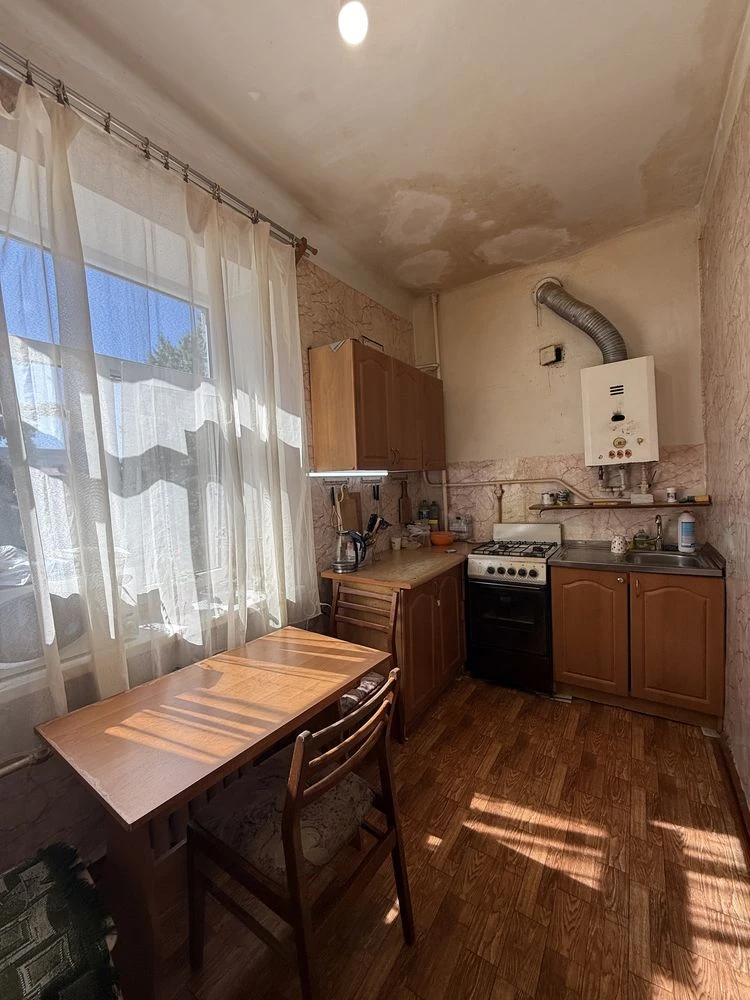 Продаж 3-кімнатної квартири, Центр, Соборна, 61м2, сталінка