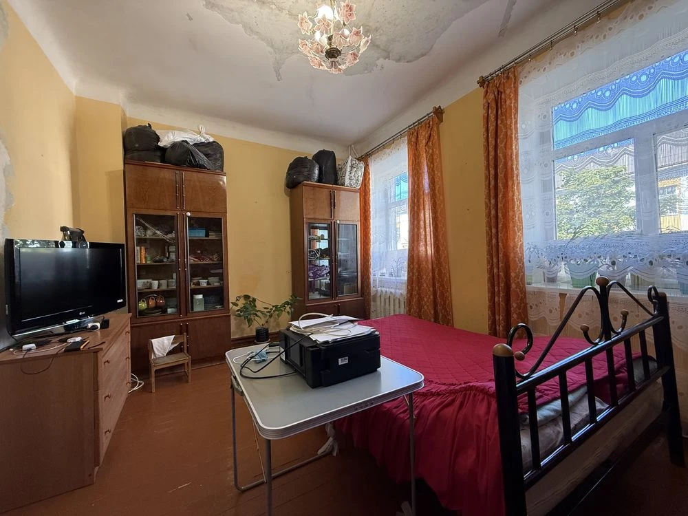 Продаж 3-кімнатної квартири, Центр, Соборна, 61м2, сталінка