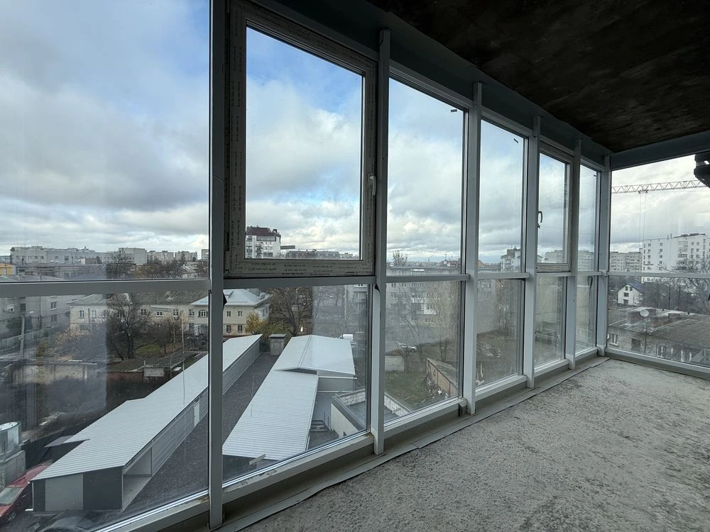 Sale of a 3-room apartment, New Building, Individual Heating, Center