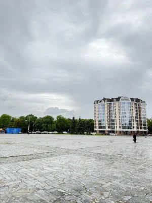 Продаж 3х в новобудові на центральцій площі Перемоги
