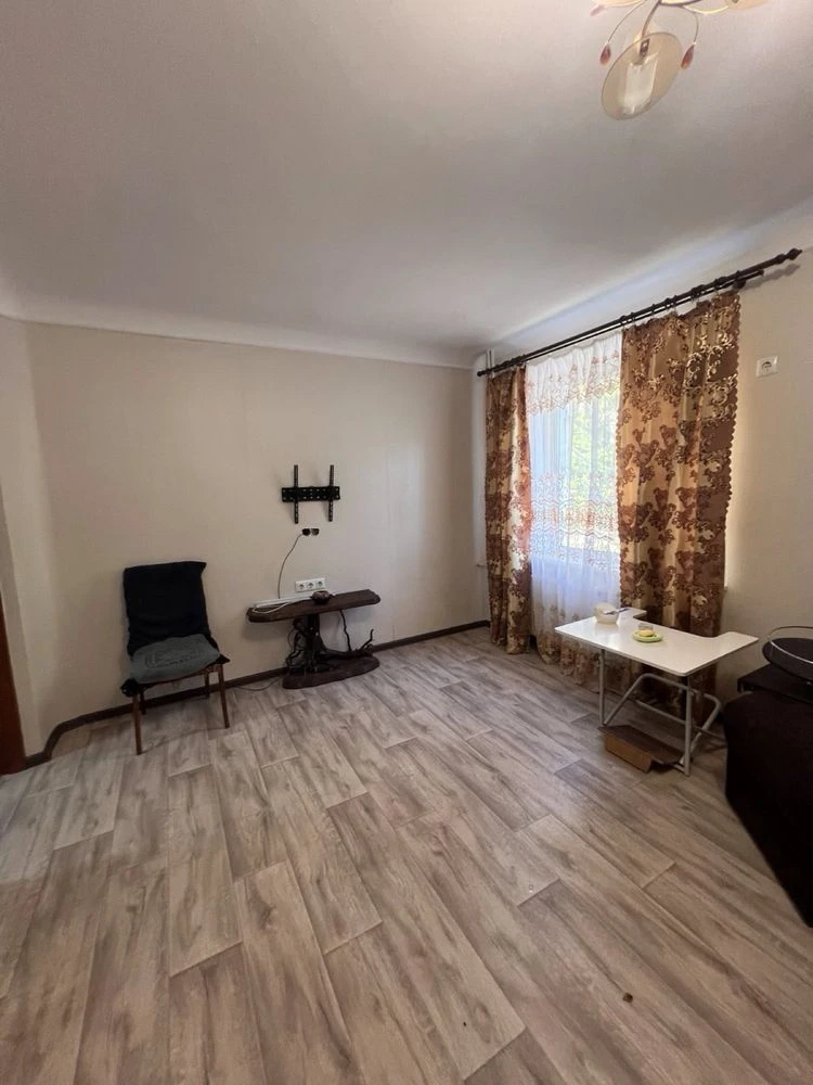 Продаж / 2 кімнатноі/ Молодіжний/ Героів Крут