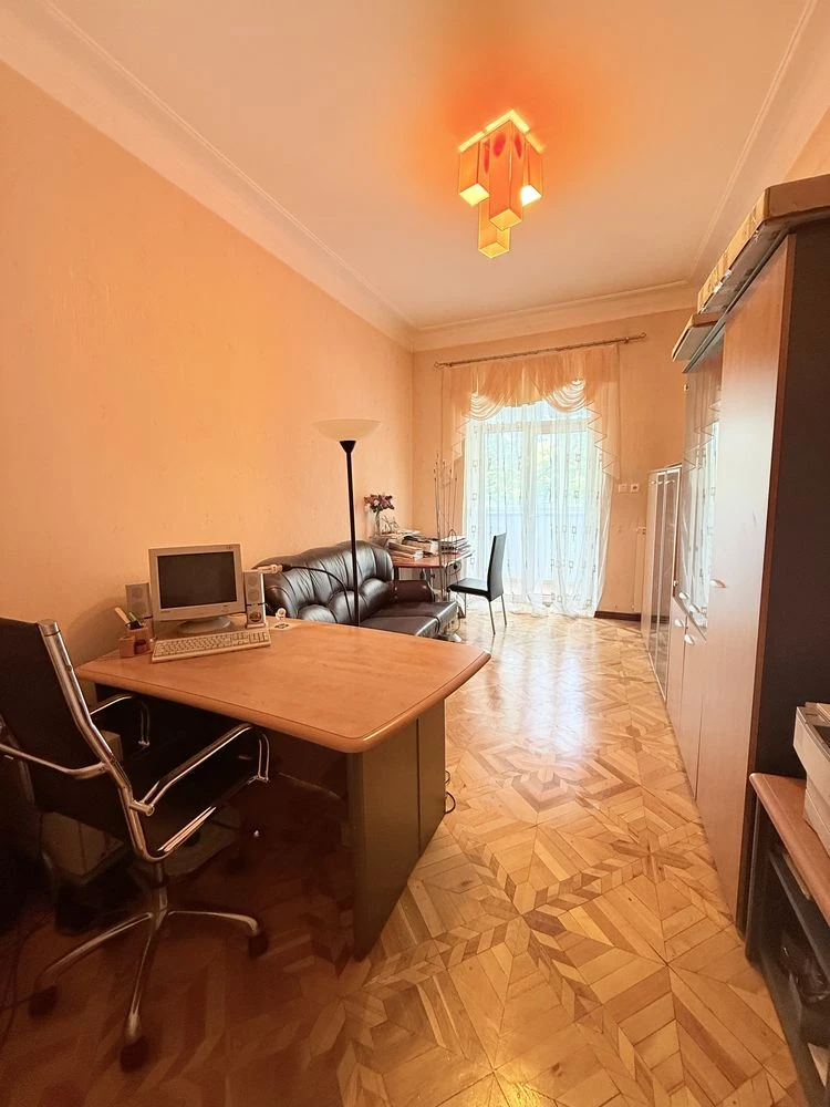 Продам шикарту квартиру « сталінку» у Кременчуці