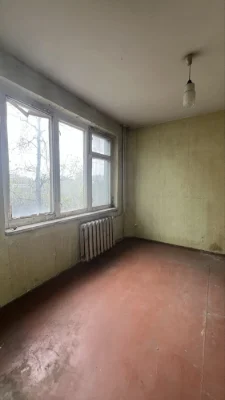 Продається 4-кімнатна квартира на вул. Пугачова