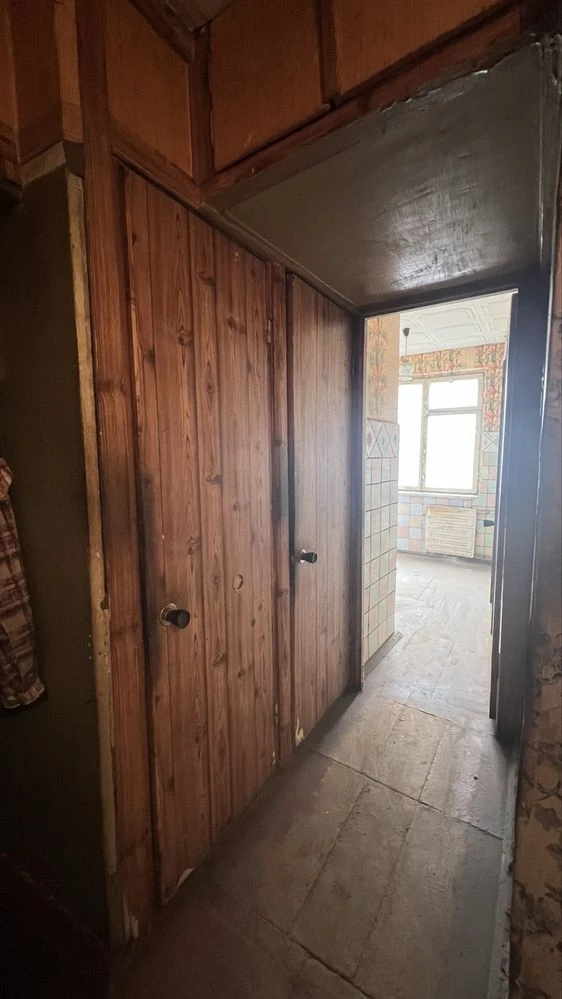 Продається 4-кімнатна квартира на вул. Пугачова