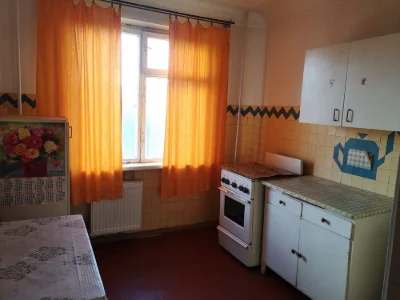 Продам 2 х кімн квартиру  з лоджією та балконом РАКОВКА