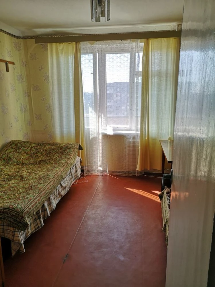 Продам 2 х кімн квартиру  з лоджією та балконом РАКОВКА