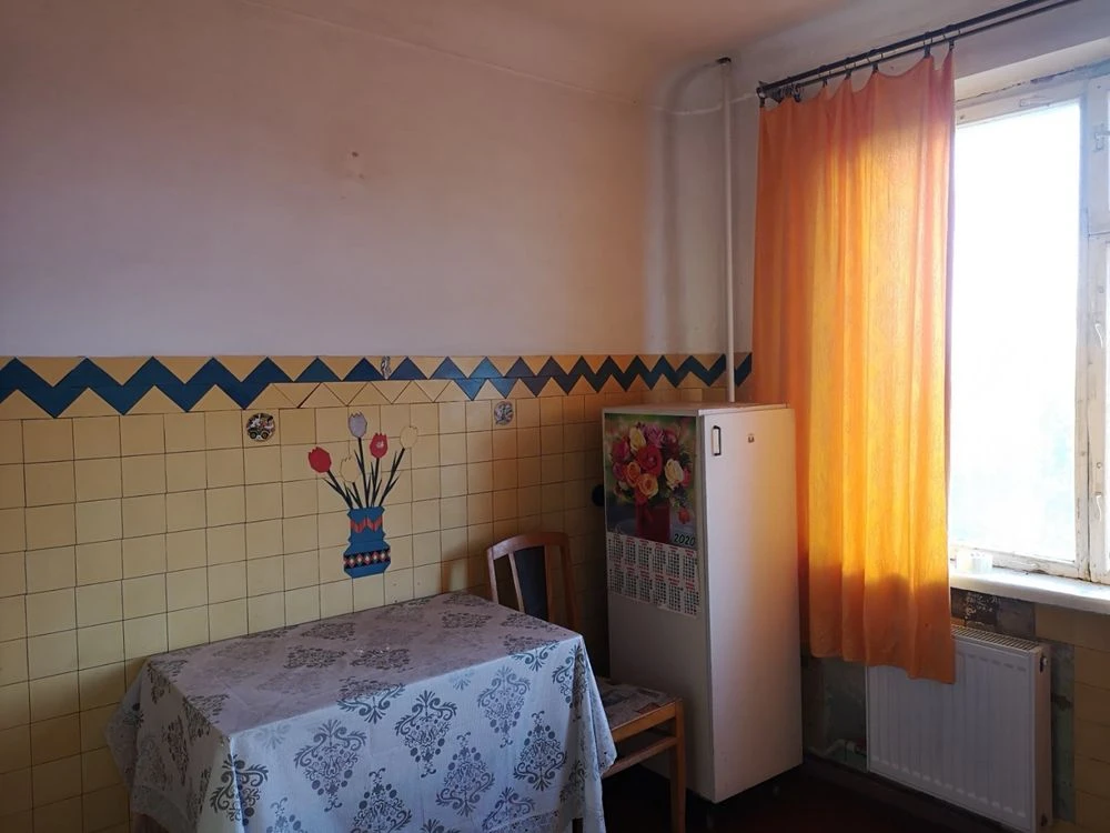 Продам 2 х кімн квартиру  з лоджією та балконом РАКОВКА