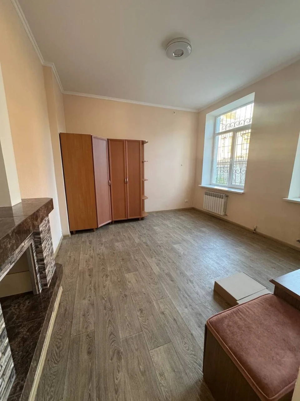 *Продаж 1-к квартири в самому центрі!