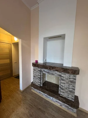 *Продаж 1-к квартири в самому центрі!