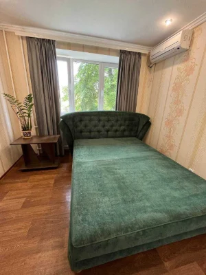 Продам 2 кімн. квартиру в р-ні " РОШЕН". 3/5 цегл.  Ремонт.