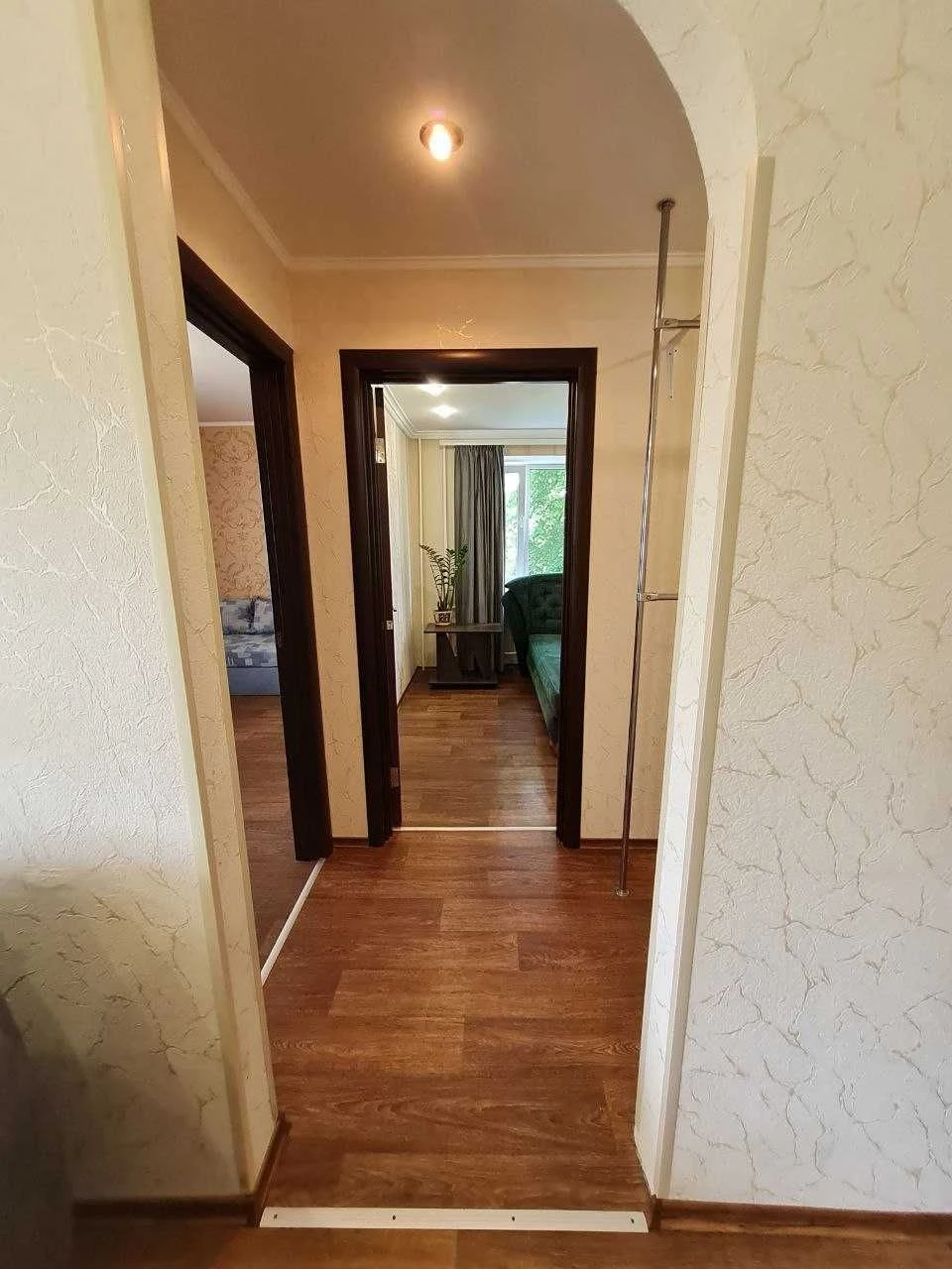 Продам 2 кімн. квартиру в р-ні " РОШЕН". 3/5 цегл.  Ремонт.