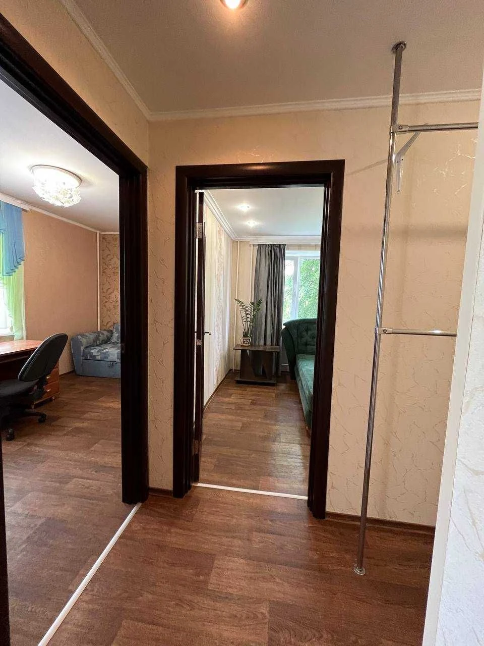 Продам 2 кімн. квартиру в р-ні " РОШЕН". 3/5 цегл.  Ремонт.