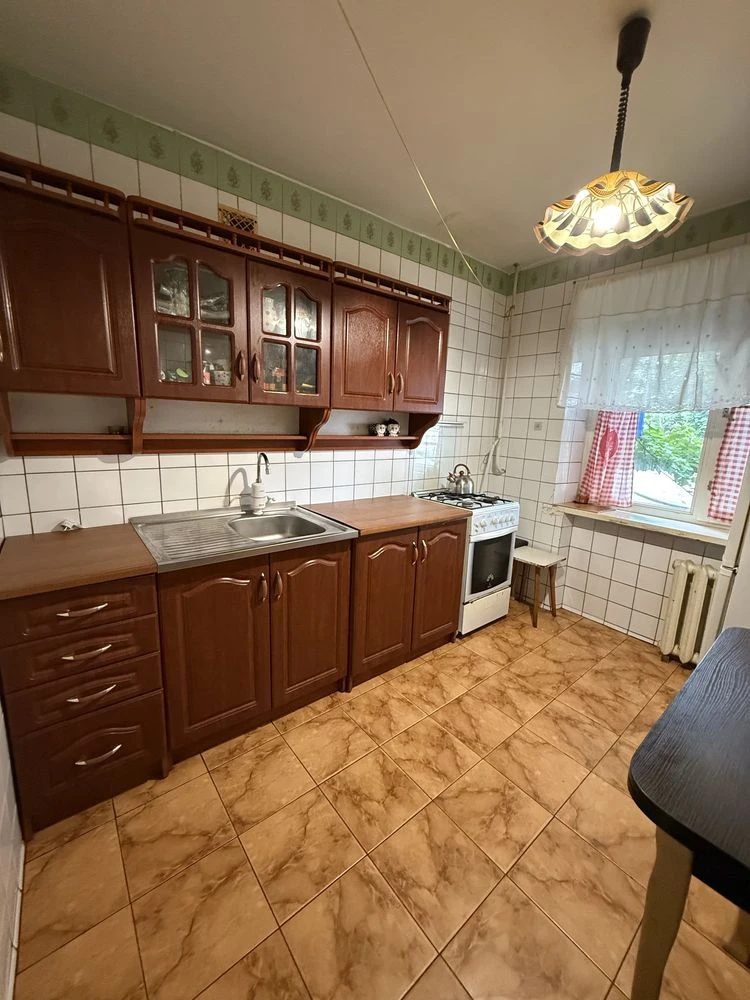 Продаж трикімнатної квартирив центрі молодіжного , зупинка Л