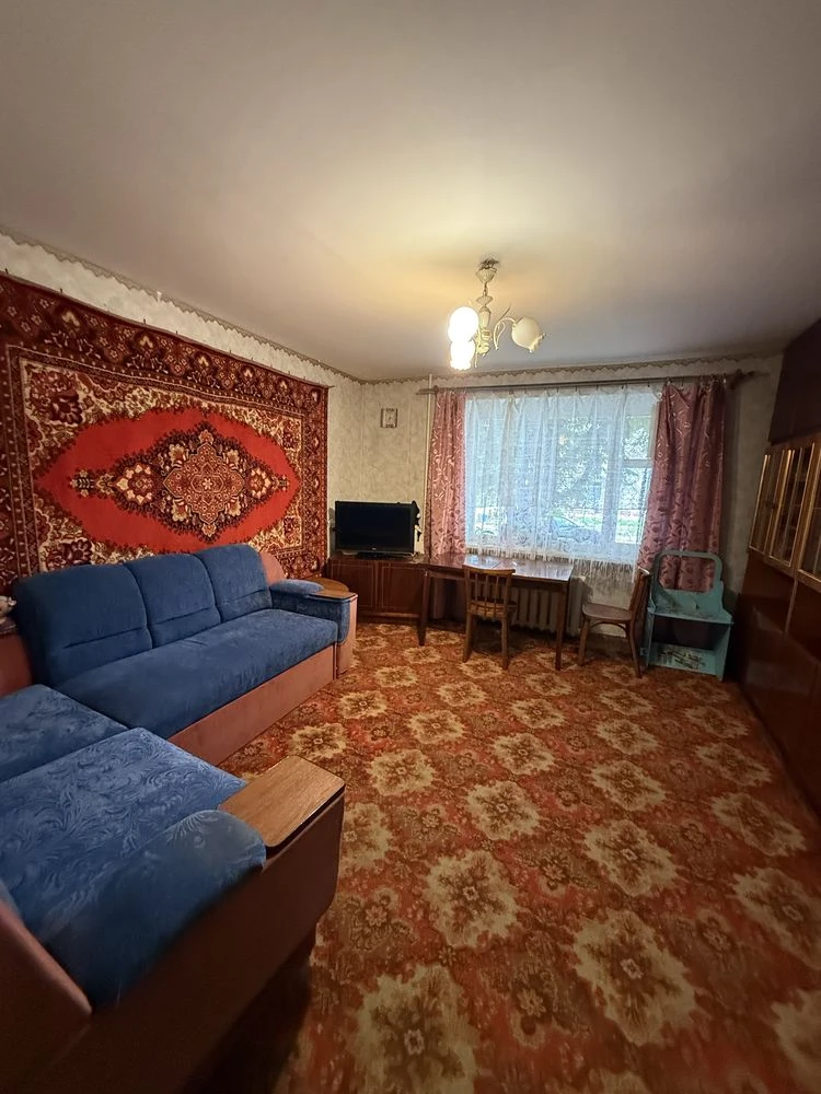 Продаж трикімнатної квартирив центрі молодіжного , зупинка Л