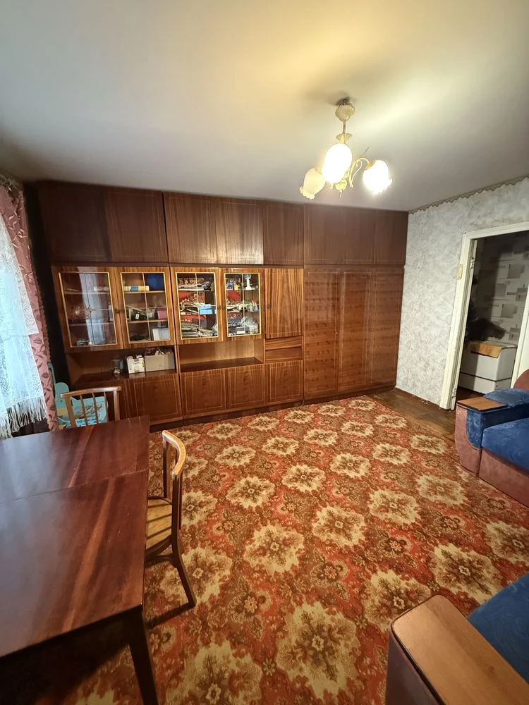 Продаж трикімнатної квартирив центрі молодіжного , зупинка Л