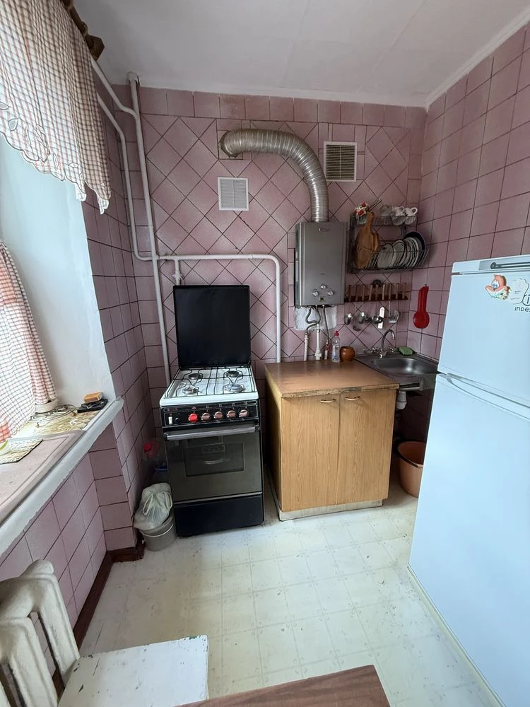 Продам 3 кімнатну квартиру на Гвардійській , поруч 18 школа