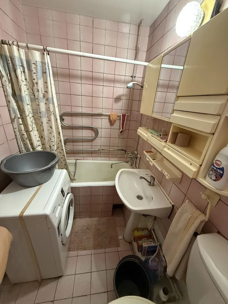 Продам 3 кімнатну квартиру на Гвардійській , поруч 18 школа