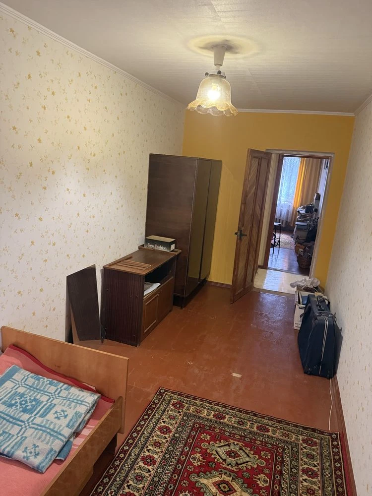 Продам 3 кімнатну квартиру на Гвардійській , поруч 18 школа