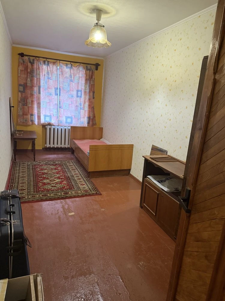 Продам 3 кімнатну квартиру на Гвардійській , поруч 18 школа