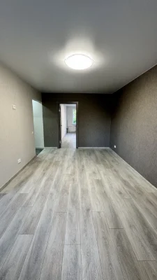 Продаж 2х-кімн квартири,  45 кв.м, з ремонтом, не кутова, 5/