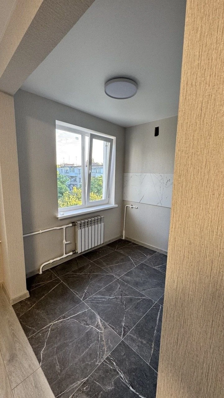 Продаж 2х-кімн квартири,  45 кв.м, з ремонтом, не кутова, 5/