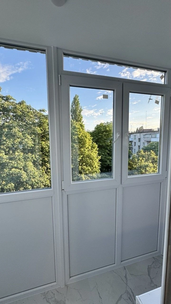 Продаж 2х-кімн квартири,  45 кв.м, з ремонтом, не кутова, 5/