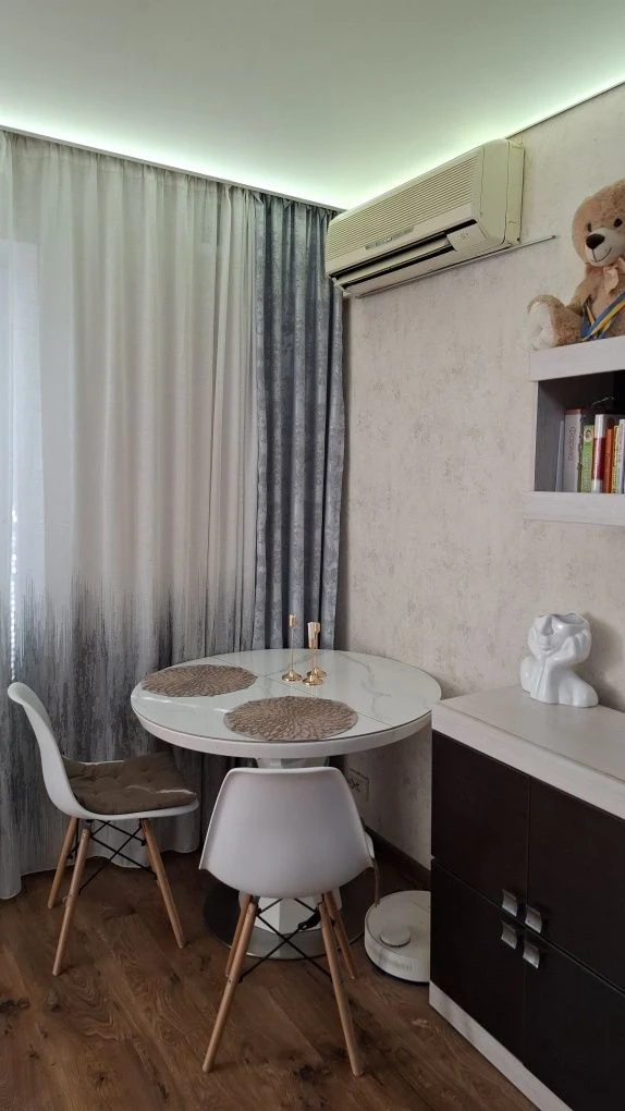 Продам 2 х кімн квартиру вул. Першотравнева, СЕРТИФІКАТ