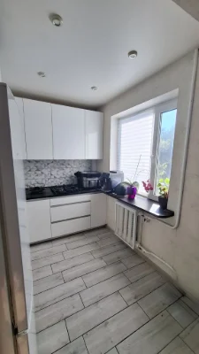 Продам 2 х кімн квартиру вул. Першотравнева, СЕРТИФІКАТ