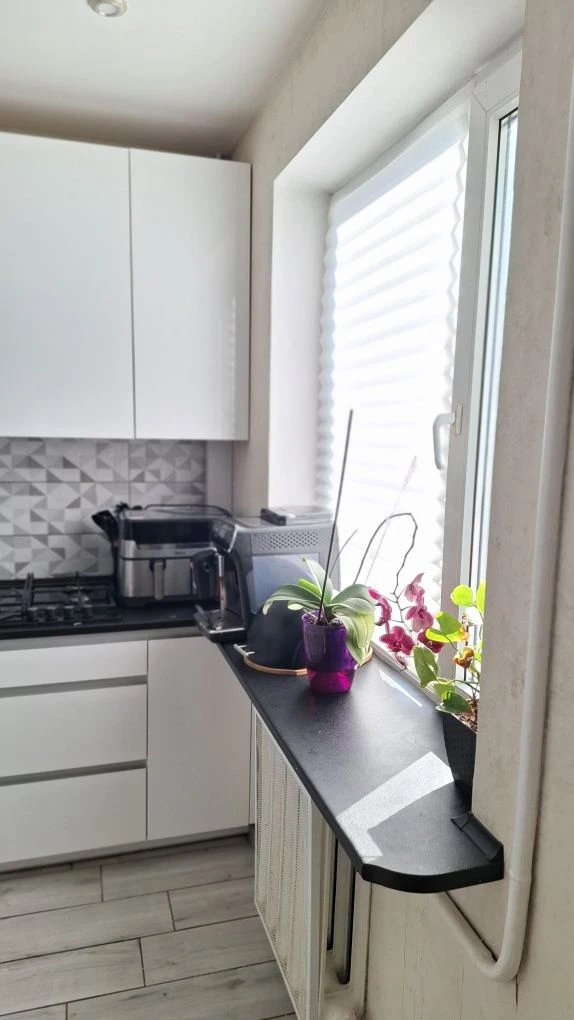 Продам 2 х кімн квартиру вул. Першотравнева, СЕРТИФІКАТ