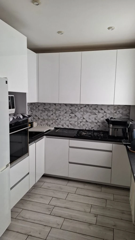 Продам 2 х кімн квартиру вул. Першотравнева, СЕРТИФІКАТ