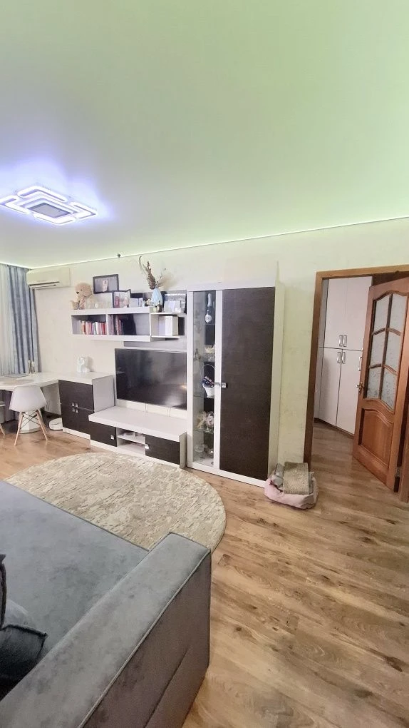 Продам 2 х кімн квартиру вул. Першотравнева, СЕРТИФІКАТ
