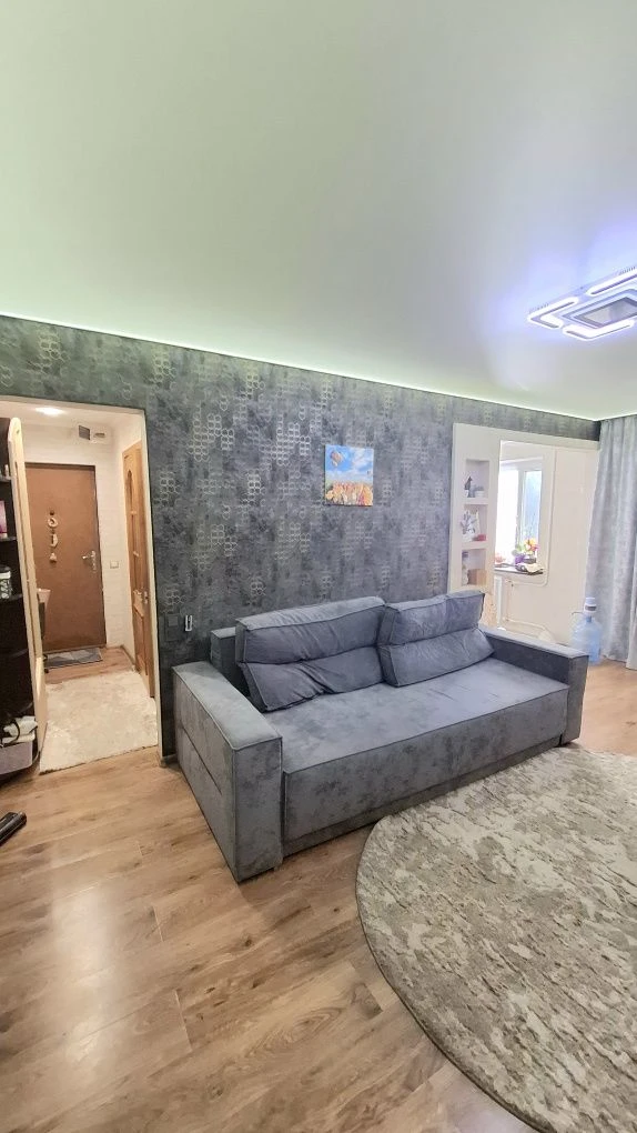 Продам 2 х кімн квартиру вул. Першотравнева, СЕРТИФІКАТ
