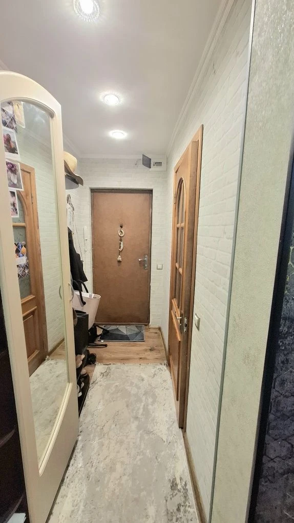Продам 2 х кімн квартиру вул. Першотравнева, СЕРТИФІКАТ